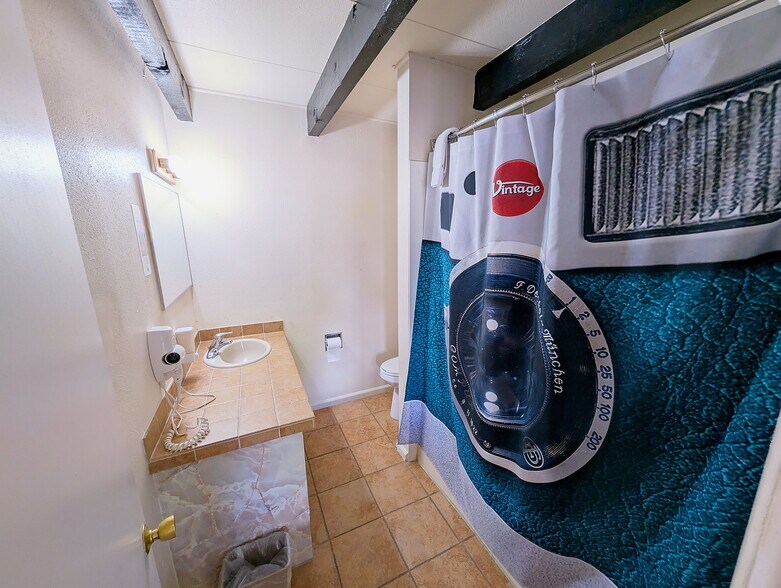 More Photos Of 166 S 400 E, Moab Hotel For Sale