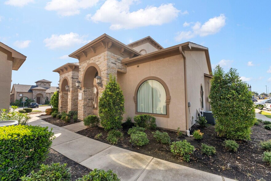 More Photos Of 256 Ed English Dr, Shenandoah Medical For Sale