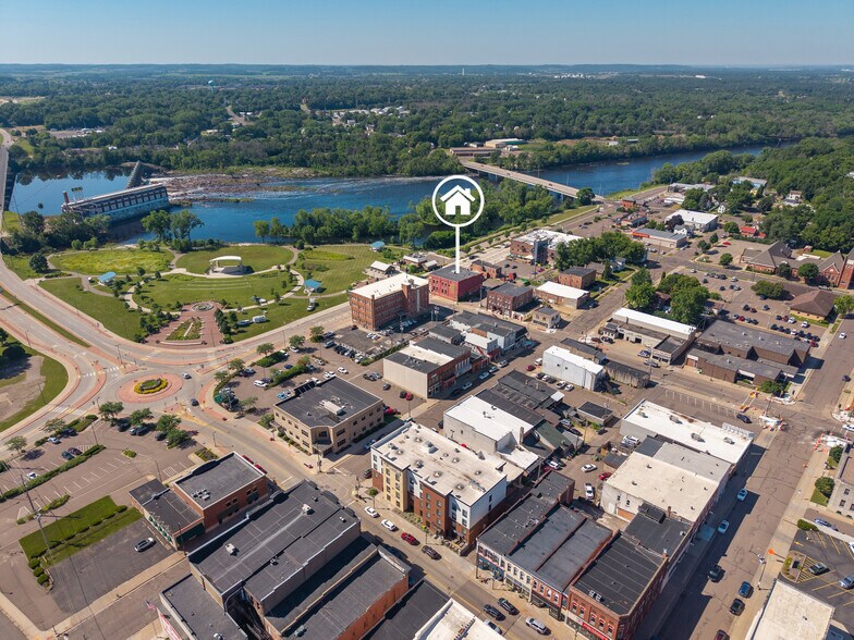 More Photos Of 2 Bay St, Chippewa Falls Storefront Retail Office For Sale