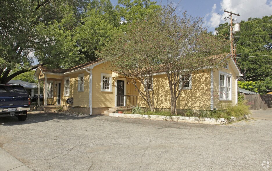 More Photos Of 4203 Medical Pky, Austin Medical For Lease
