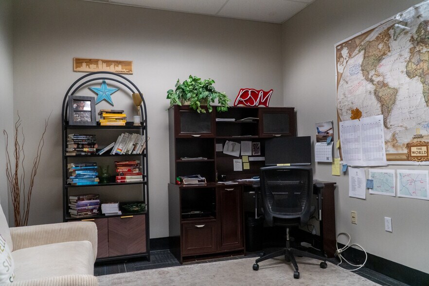 More Photos Of 500 Industrial Dr, Hamilton Industrial For Sale