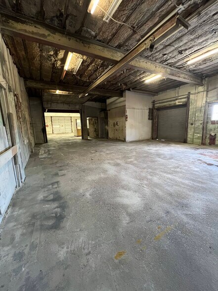 More Photos Of 44 Brooklyn Ave, Massapequa Warehouse For Sale