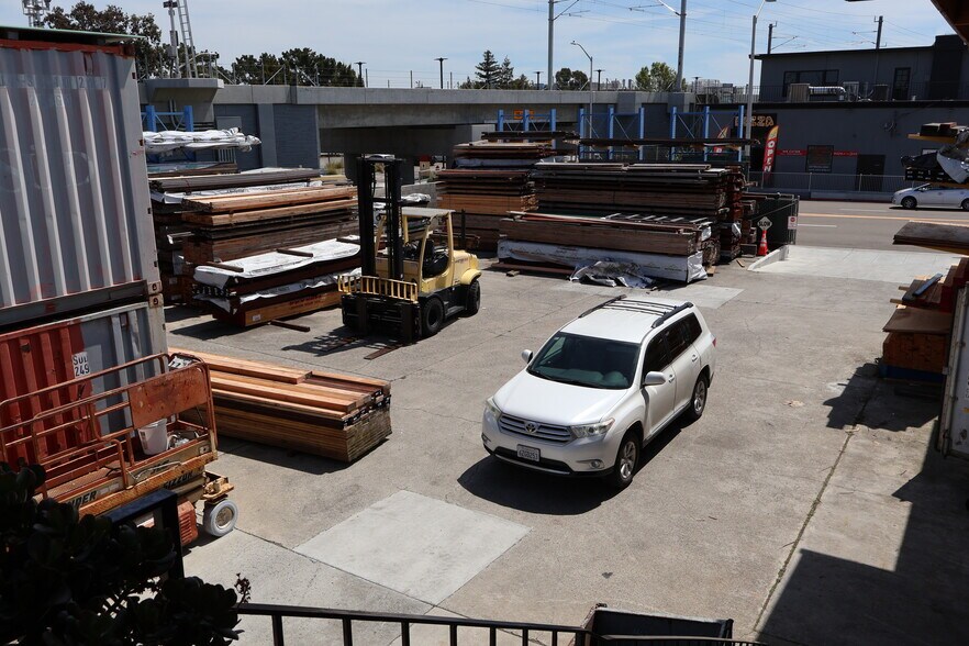 More Photos Of 117 E 25th Ave, San Mateo Warehouse For Lease