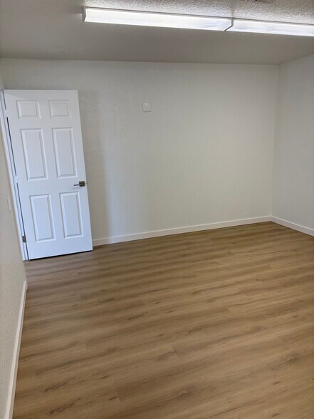 More Photos Of 18440 Paulson Dr, Port Charlotte Service For Lease