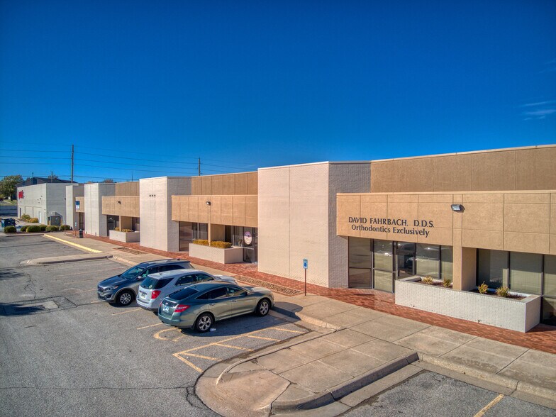 More Photos Of 2120-2140 N Woodlawn St, Wichita Unknown For Lease