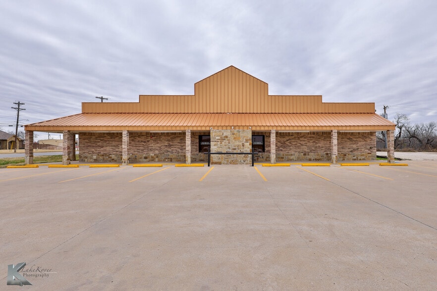 More Photos Of 550 E South 11Th St, Abilene Restaurant For Sale