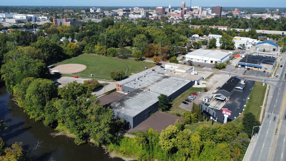 More Photos Of 1121 River St, Lansing Distribution For Lease