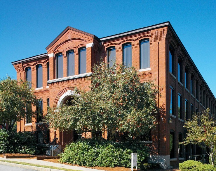 More Photos Of 50 High St, North Andover Research And Development For Lease