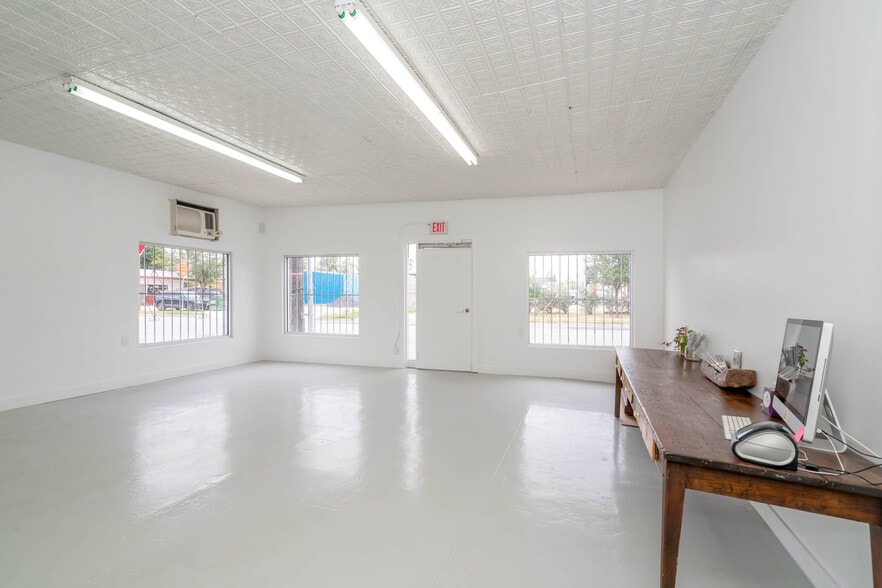 More Photos Of 1020 Roosevelt Ave, San Antonio Freestanding For Sale