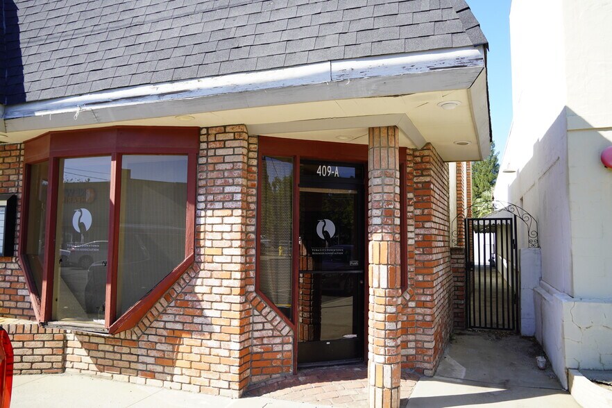 More Photos Of 409 Center St, Yuba City Storefront Retail Office For Lease