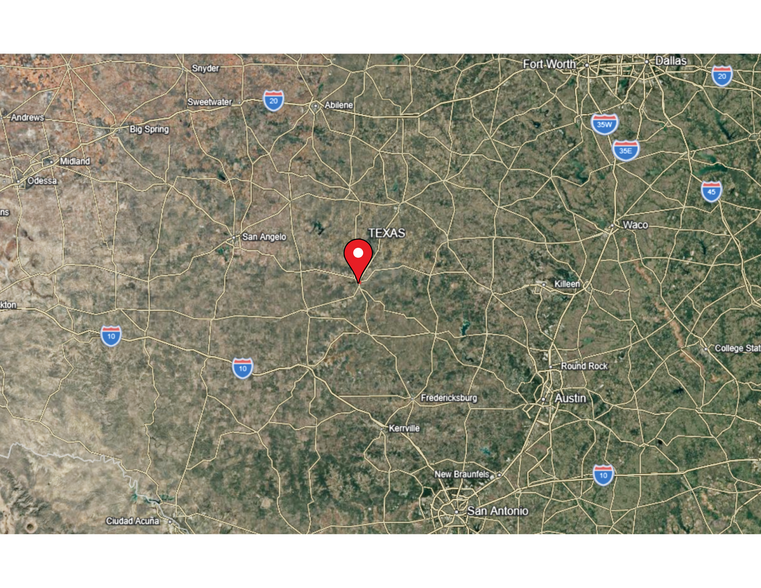 More Photos Of 611 N Bridge St, Brady Light Manufacturing For Sale