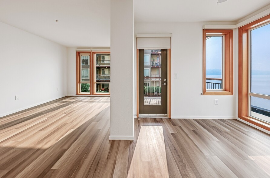 More Photos Of 1133 Lake Washington Blvd, Renton Apartments For Lease