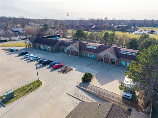 More Photos Of 2789 Maplecrest Rd, Fort Wayne Freestanding For Sale