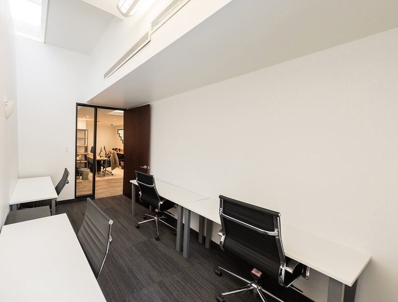 More Photos Of 350 Bay St, Toronto Office For Lease