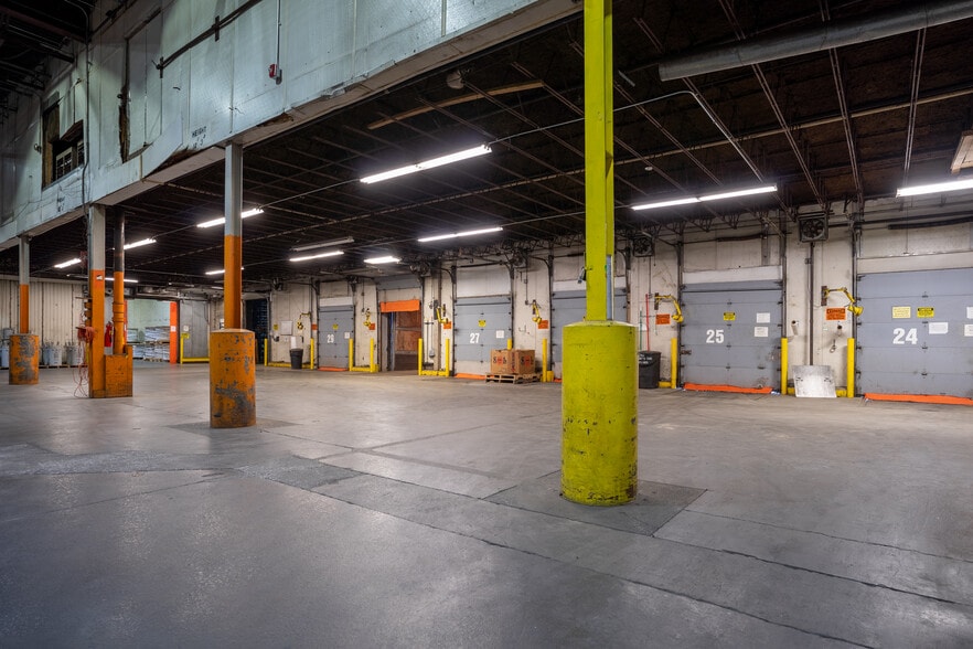 More Photos Of 601 Old River Rd, White River Junction Warehouse For Lease