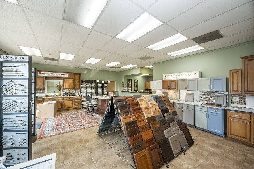 More Photos Of 3444 N Lindbergh Blvd, Saint Ann General Retail For Sale