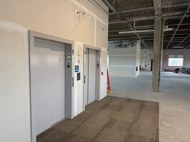 More Photos Of 4025 Westmark Dr, Dubuque Office For Sale