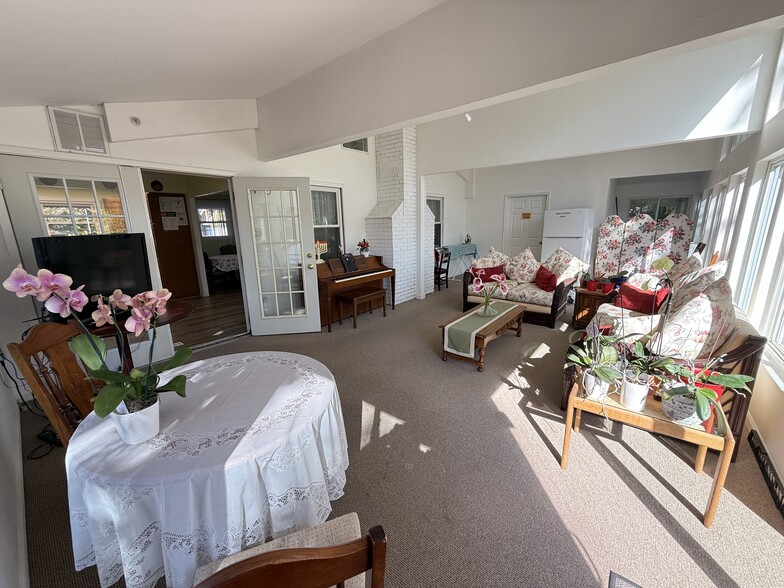 More Photos Of 4 Broomall Ct, Silver Spring Congregate Senior Housing For Sale