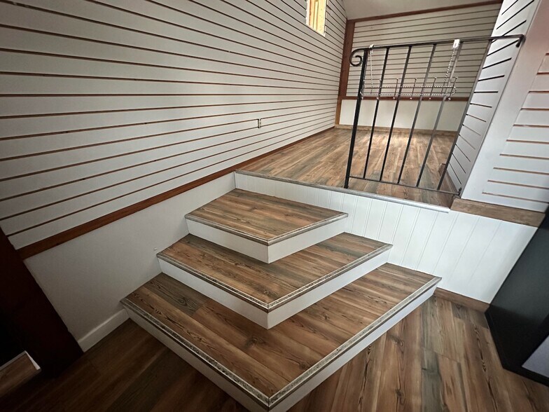 More Photos Of 47 W Bridge St, Oswego Storefront Retail Residential For Sale