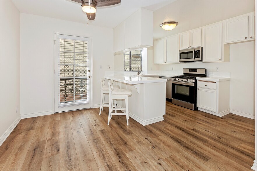 More Photos Of 635 E Olive Ave, Burbank Apartments For Sale