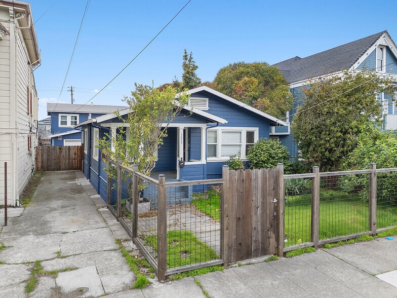 More Photos Of 3031 Chestnut St, Oakland Multifamily For Sale