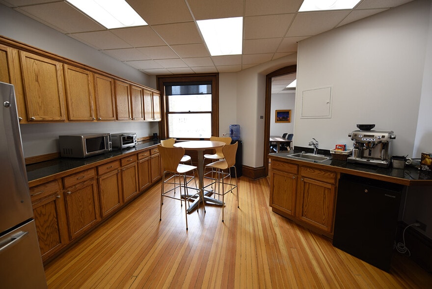 More Photos Of 730 17th St, Denver Office For Sale