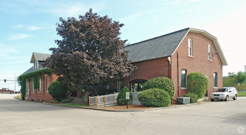 More Photos Of 24 Bridge St, Concord Office For Lease
