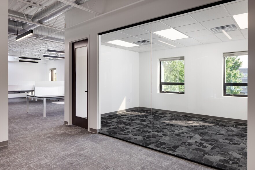 More Photos Of 99 S Bedford St, Burlington Office For Lease