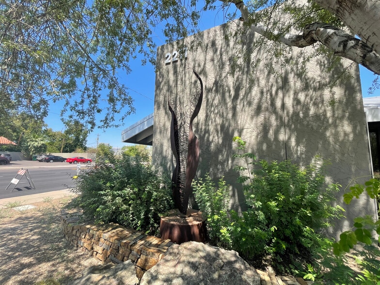 More Photos Of 2211 N 7th St, Phoenix Office For Sale
