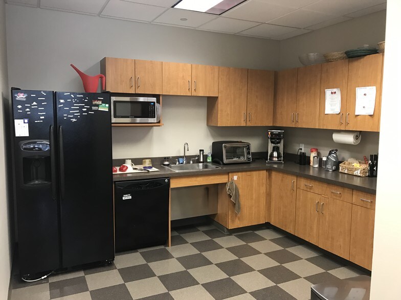 More Photos Of 7645 Lyndale Ave, Richfield Office For Lease