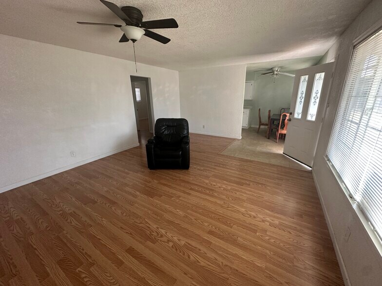 More Photos Of 1822 Cirby Way, Roseville Apartments For Sale