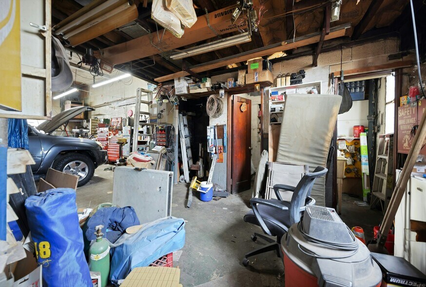 More Photos Of 18 McDermott Pl, Bergenfield Industrial For Sale