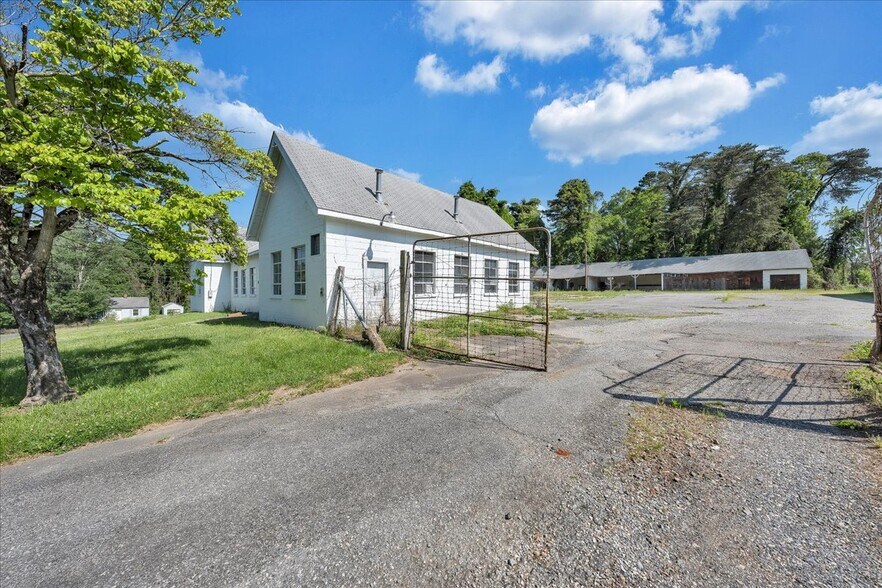 More Photos Of 1687 Stultz Rd, Martinsville Specialty For Sale