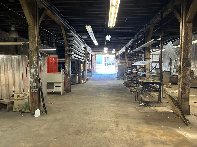 More Photos Of 113 8th St, Brooklyn Manufacturing For Sale
