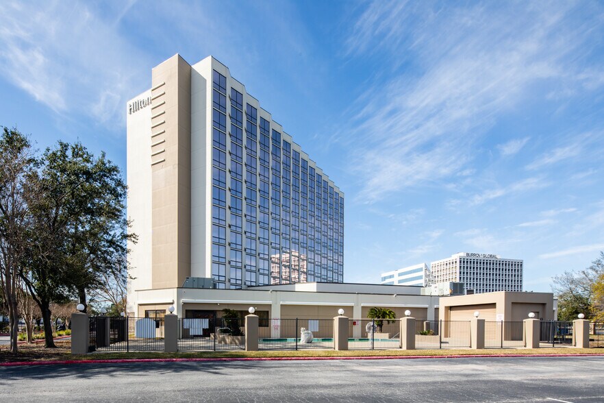 More Photos Of 6780 Southwest Fwy, Houston Multifamily For Sale