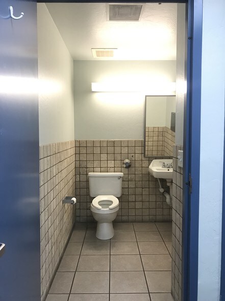 More Photos Of 1310 W St Marys Rd, Tucson Medical For Lease