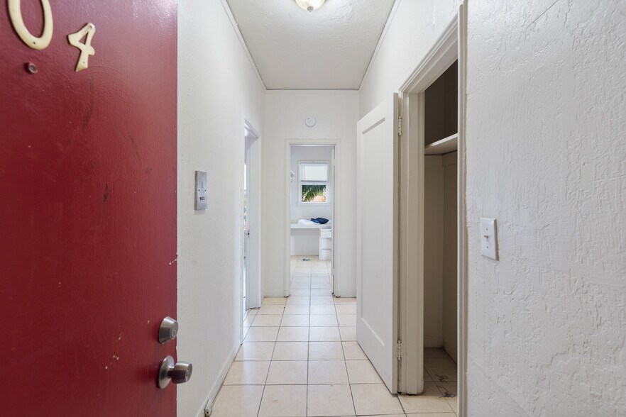 More Photos Of 2100 51st Ave, Oakland Apartments For Sale