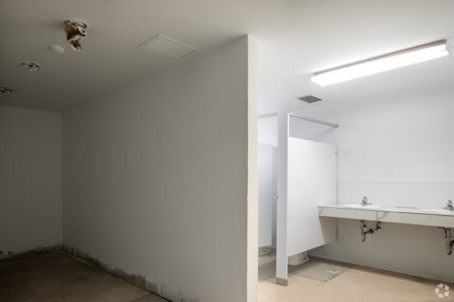 More Photos Of 1350 S Broadway, Denver Lodge Meeting Hall For Lease