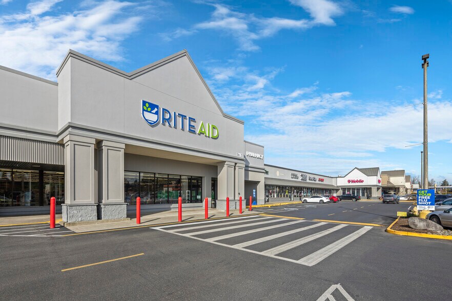 More Photos Of 900 Meridian Ave E, Milton General Retail For Lease