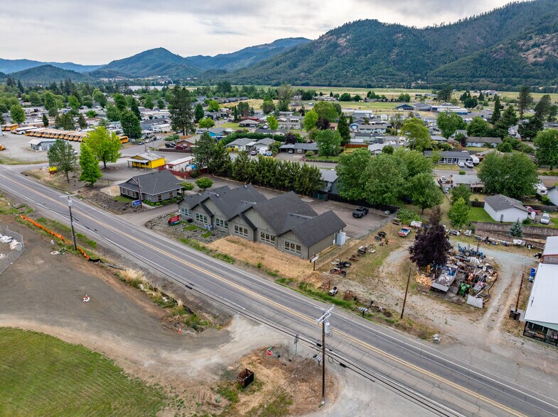 More Photos Of 209 S Old Pacific Hwy, Myrtle Creek Office For Sale