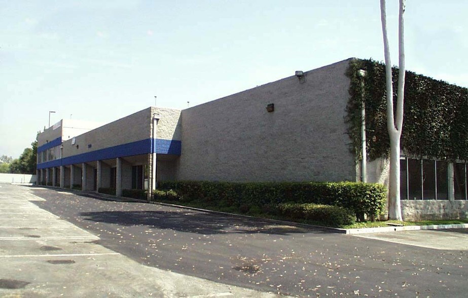 More Photos Of 9540 De Soto Ave, Chatsworth Manufacturing For Lease