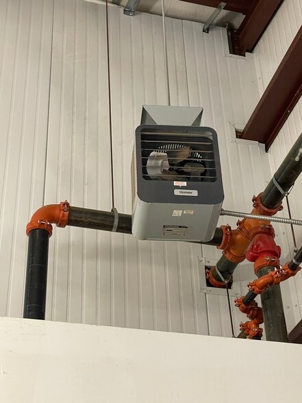 More Photos Of 3656 Stagecoach Rd, Longmont Warehouse For Sale