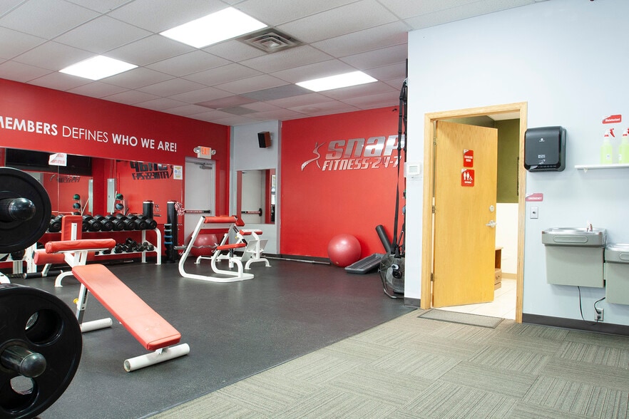 More Photos Of 1801-1807 Geneva Ave, Oakdale Unknown For Lease