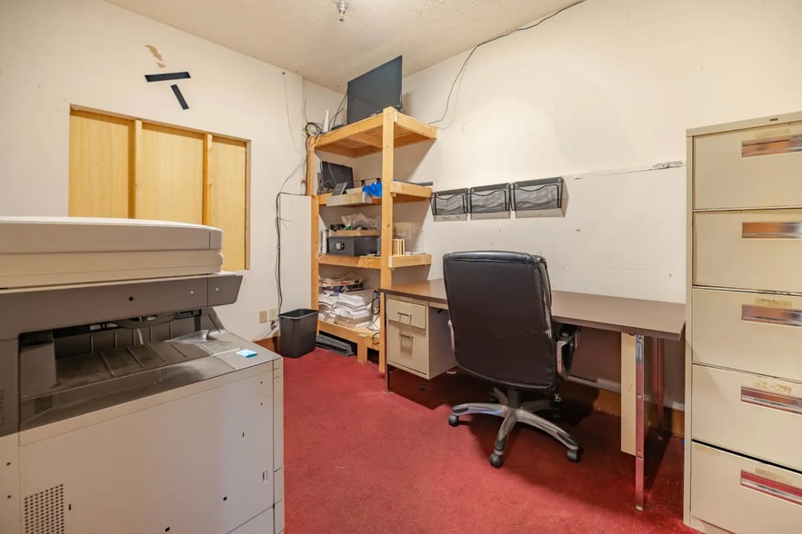 More Photos Of 245 Tanglewood Ct, Taylorsville General Retail For Sale