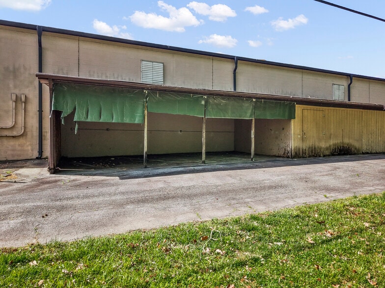 More Photos Of 2595 Viceroy Dr, Winston-Salem Warehouse For Lease