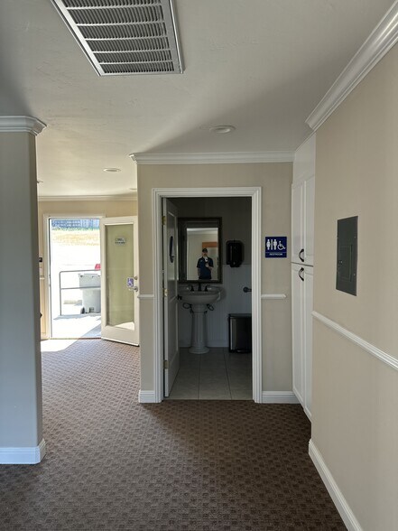 More Photos Of 4130-4136 Grass Valley Hwy, Auburn Office Residential For Sale