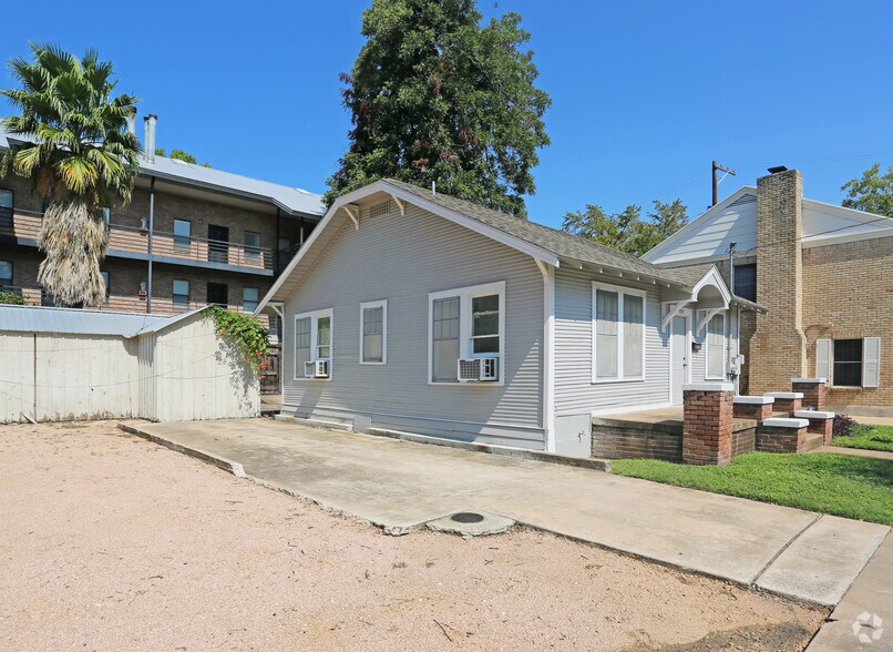 More Photos Of 1702 San Antonio St, Austin Office For Lease