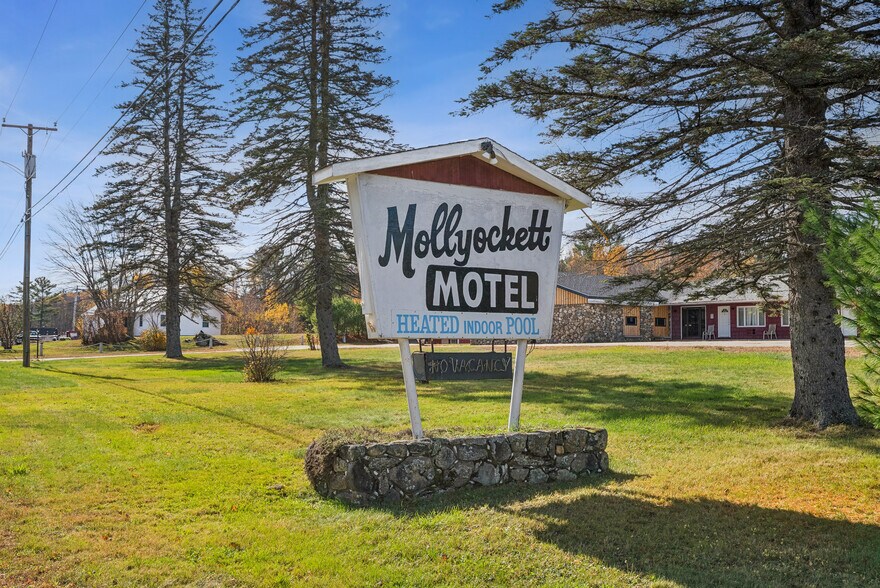 More Photos Of 1132 S Main St, Bryant Pond Hotel For Sale