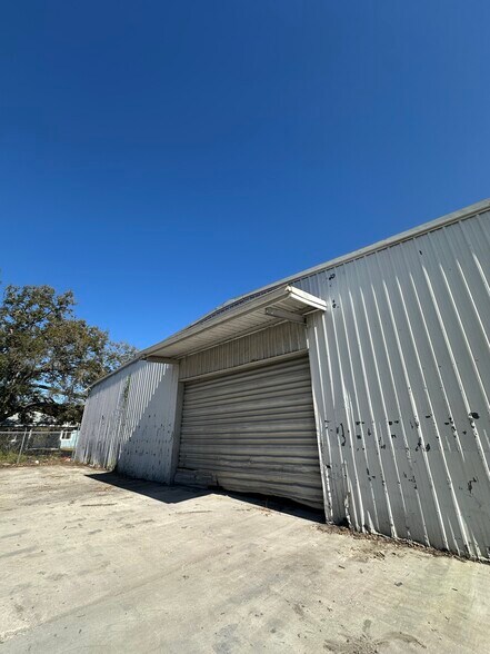 More Photos Of 1125 9th Ave E, Bradenton Warehouse For Sale