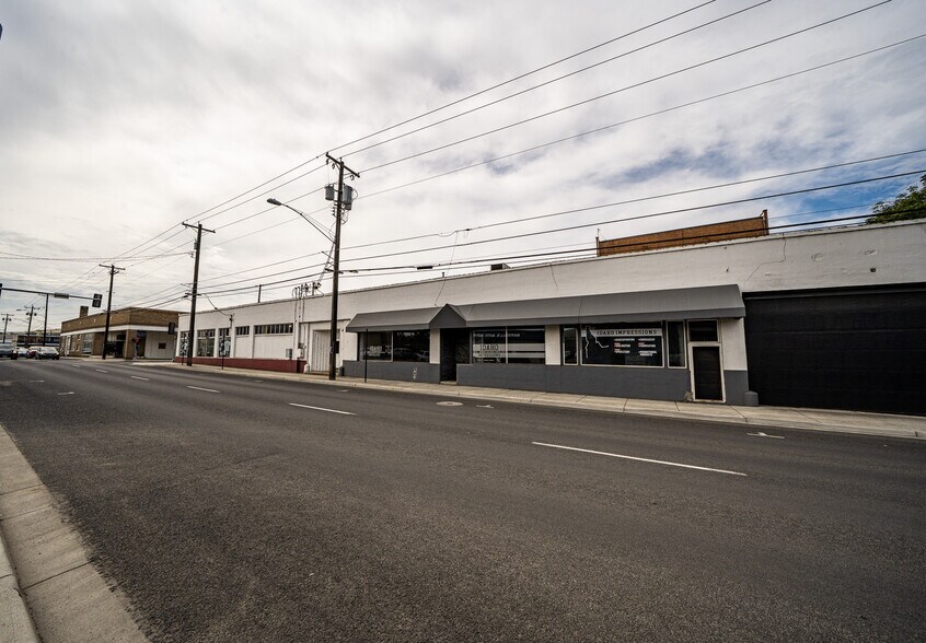 Primary Photo Of 844 D St, Lewiston Flex For Sale